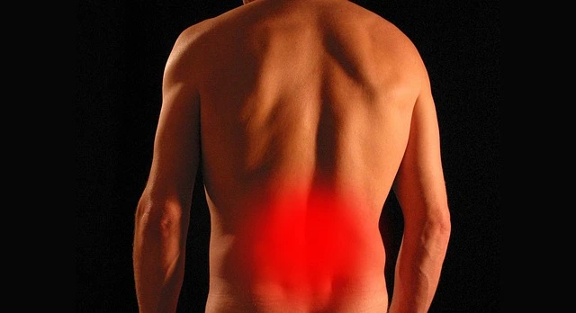 Миозит - одна из причин боли в спине выше поясницы