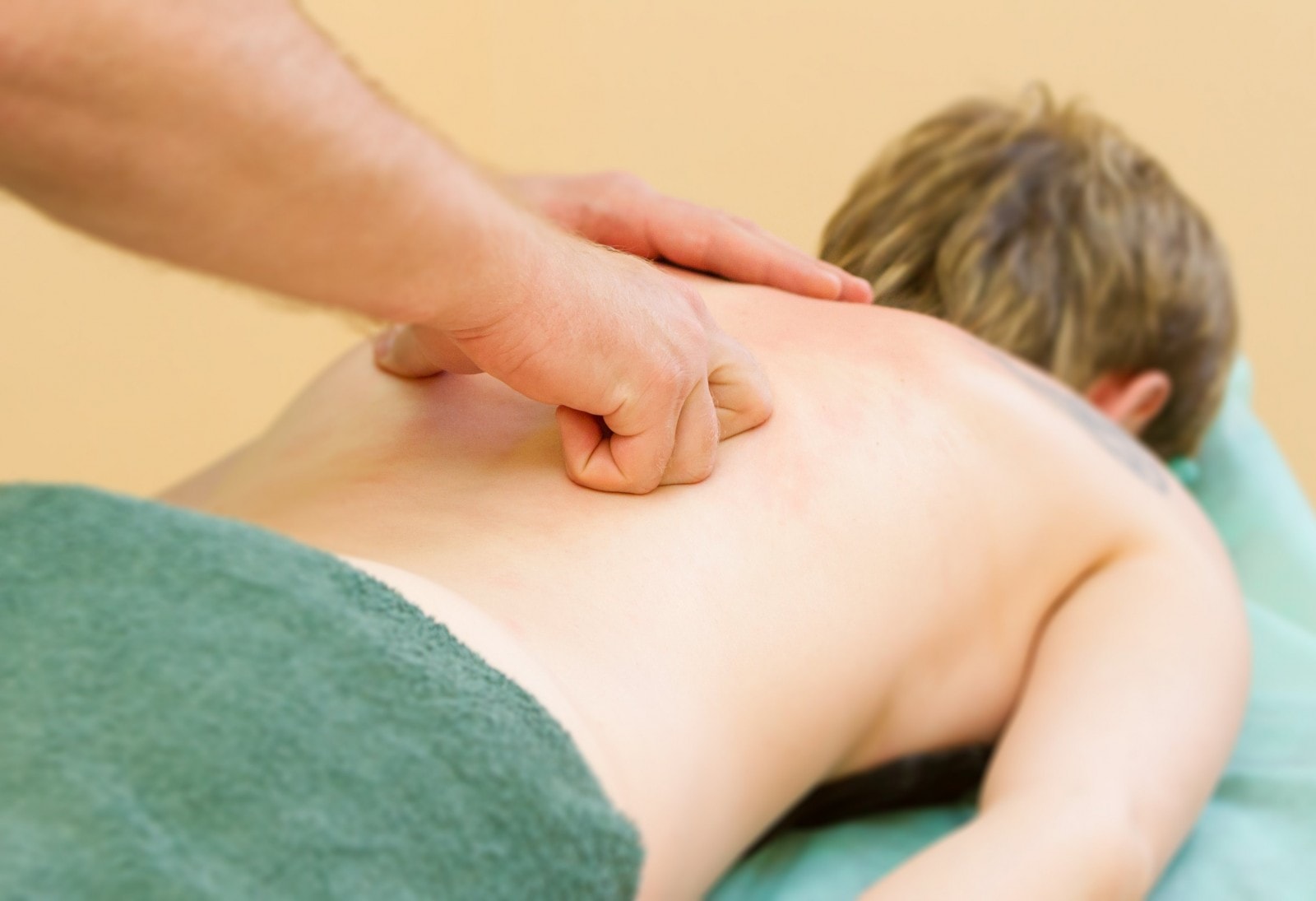 Мануальный массаж при остеохондрозе поясничного отдела позвоночника